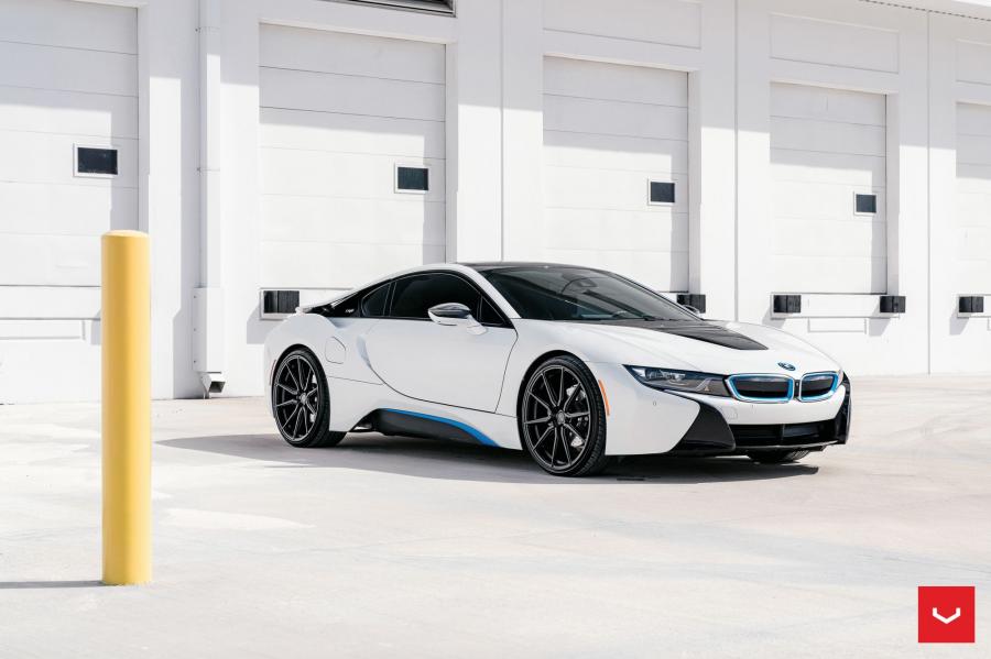  BMW i8 Coupe on Vossen Wheels (HF-3) (I15) 2019 года  (фото 1 из 22)